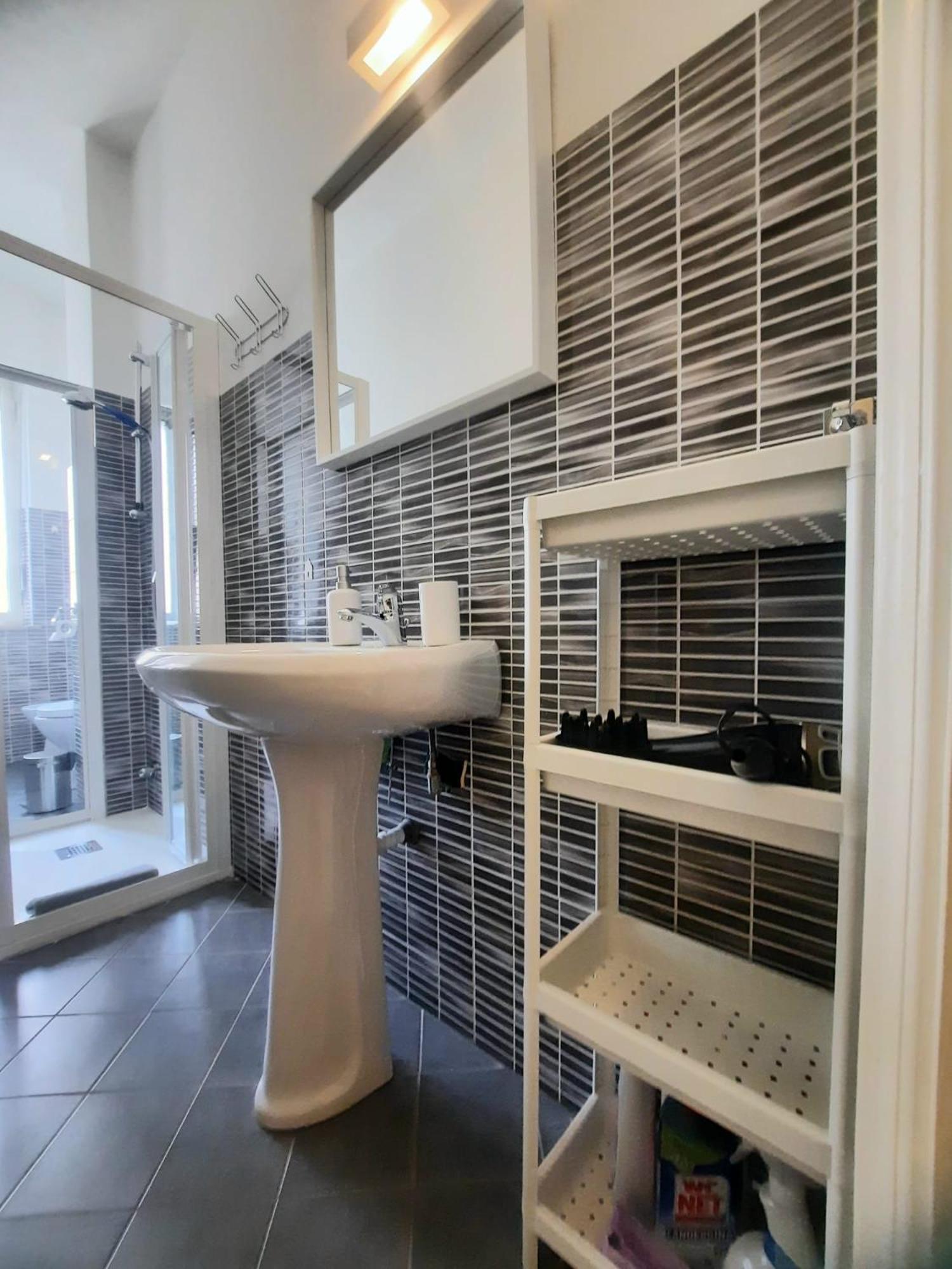 Jaky Maison Torino, Cozy & Modern Stay With Wi-Fi, Kitchen & Balcony Exterior foto