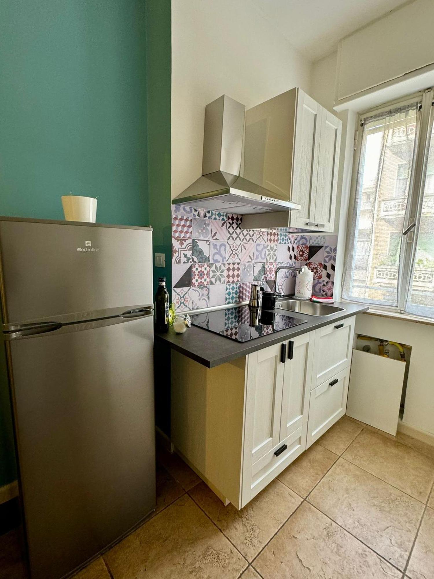 Jaky Maison Torino, Cozy & Modern Stay With Wi-Fi, Kitchen & Balcony Exterior foto